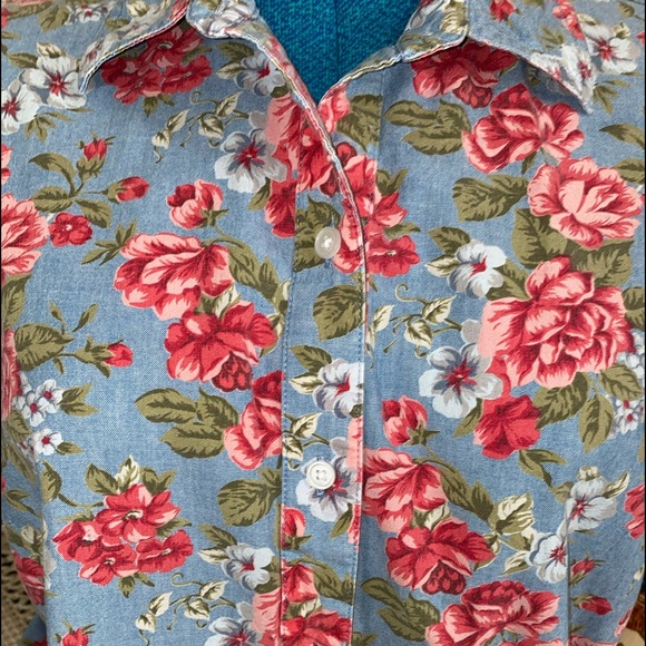 Rose print button down - Picture 7 of 7